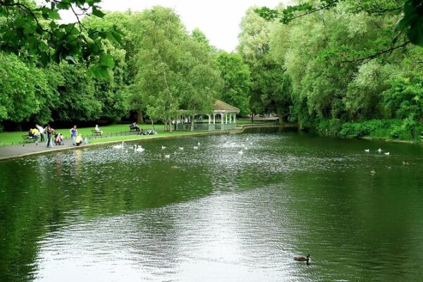 ST. STEPHENS GREEN, DUBLIN