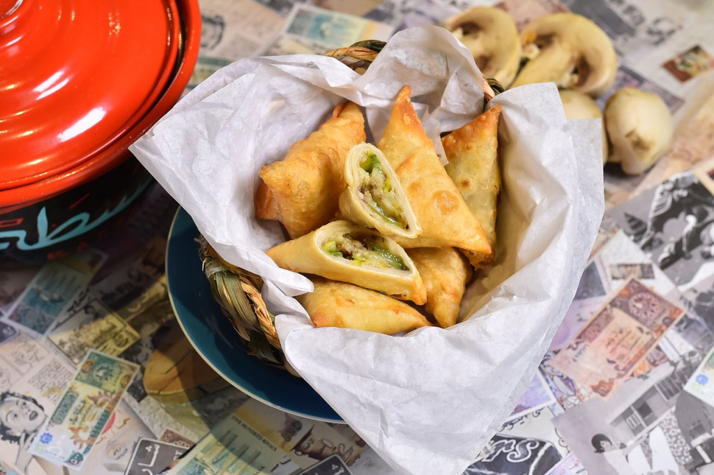 Samboosa - qatari traditional foods