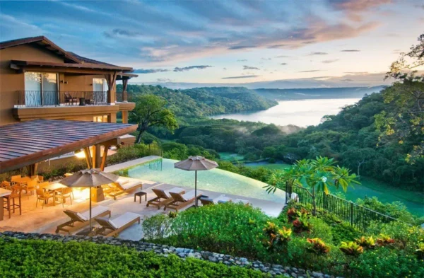 Bay of Papagayo and Papagayo Peninsula - top destinations in costa rica