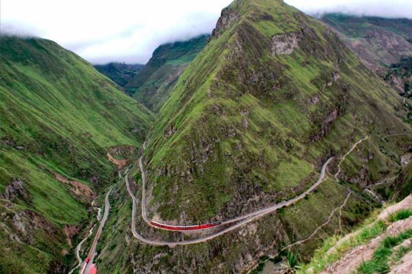La Nariz del Diablo: The Devil's Nose - Ecuador tourist attractions
