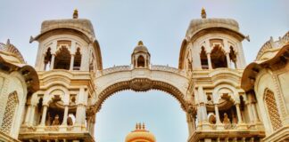 places to stay in Vrindavan